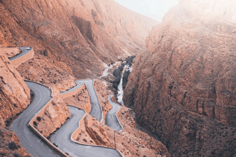 Da Ouarzazate a Marrakech: tour nel deserto di 3 giorni con Camel TrekCampo nel deserto standard