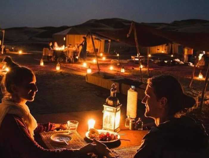 Depuis Marrakech : coucher de soleil, désert d'Agafay, balade à dos de chameau et dîner
