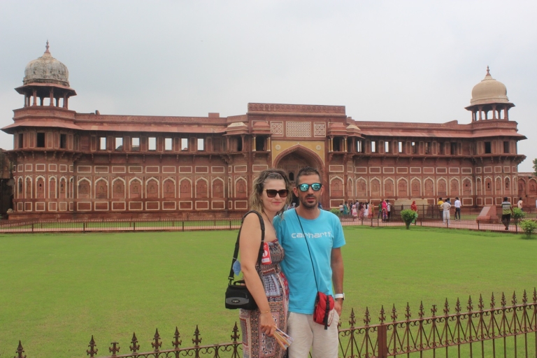 Delhi: privé Taj Mahal dagtocht met lunch en ticketoptieAuto + Gids + Lunch (Buffet)