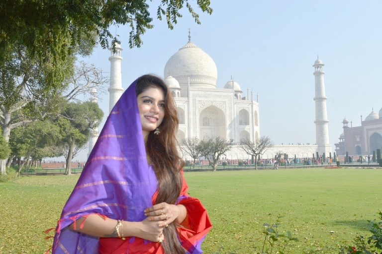 Delhi: Privater Taj Mahal Tagesausflug mit Mittagessen und TicketoptionAuto + Reiseführer + Mittagessen (Buffet)