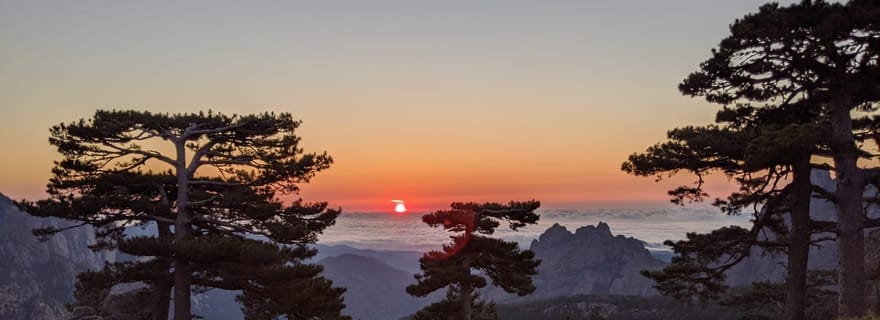 BAVELLA/HIGH ROCKS Parmi les dolomites corses