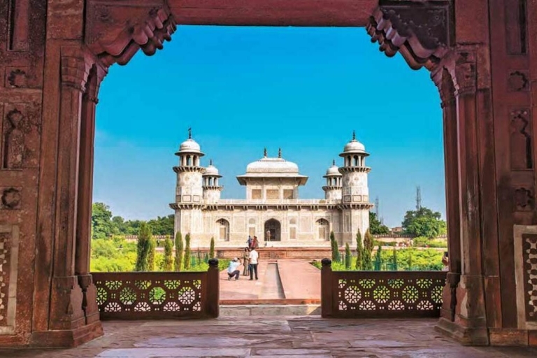 Excursion d'une journée à Agra et au Taj Mahal par Gatimaan ExpressBillets de train de 2ème classe, voiture pour les visites et guide local