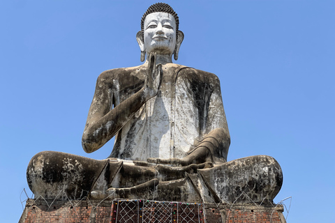 Battambang: Trem de bambu e caverna de morcegos saindo de Siem Reap