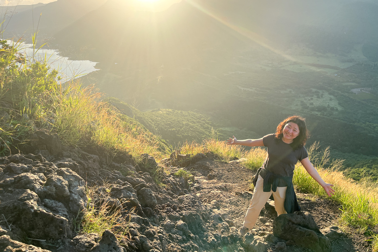 Ilhas Maurício: Caminhada e escalada guiada ao nascer do sol na montanha Le MorneCaminhada e escalada ao nascer do sol na montanha Le Morne