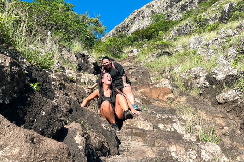 Ilhas Maurício: Caminhada e escalada guiada ao nascer do sol na montanha Le MorneCaminhada e escalada ao nascer do sol na montanha Le Morne