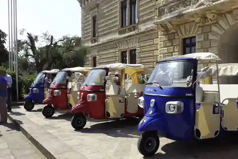 Lisbonne : demi-journée de visite privée en tuk tuk avec un guide local