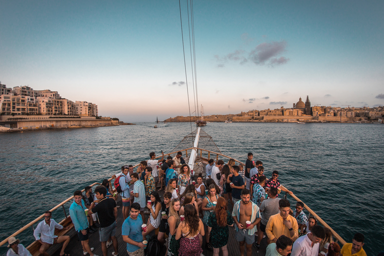 Malta: Festa in barca dei pirati con bevande e cibo