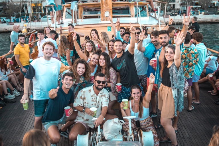 Malta: fiesta de 5 h en barco con comida y bebidaMalta: Fiesta de 5h en barco con comida y bebida
