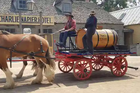 Sovereign Hill & 12 Apostle Private Tour – Up to 14 pax