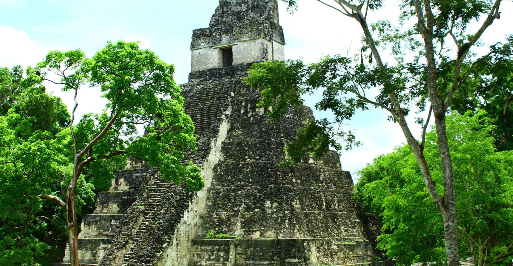 Tikal Tour Grupal Exclusivo - Housity