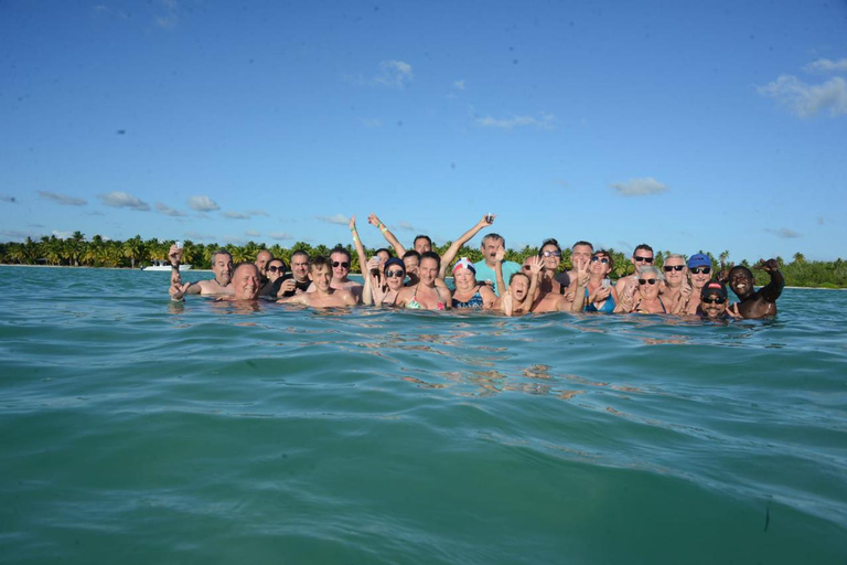 Desde Punta Cana: Saona, Canto de la Playa en grupo reducidoDesde Punta Cana: crucero por el Parque Nacional Cotubanama con almuerzo