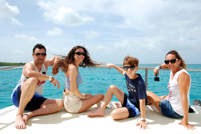 Desde Punta Cana: Saona, Canto de la Playa en grupo reducidoDesde Punta Cana: crucero por el Parque Nacional Cotubanama con almuerzo