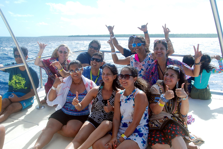 Desde Punta Cana: Saona, Canto de la Playa en grupo reducidoDesde Punta Cana: crucero por el Parque Nacional Cotubanama con almuerzo