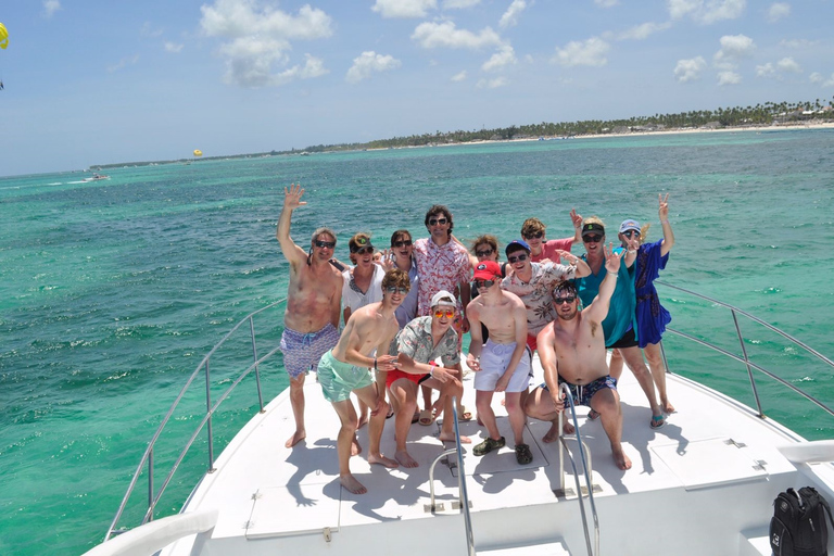 Santo Domingo: Catamarán con snorkel, barra libre y almuerzo