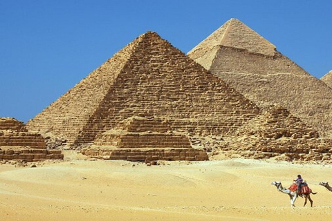 Kairo: Pyramiderna i Giza, dagstur till Egyptiska museet, kamel, lunch