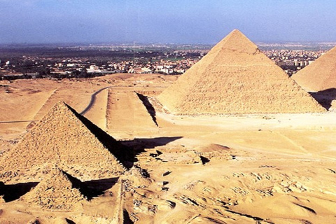 Kairo: Pyramiderna i Giza, dagstur till Egyptiska museet, kamel, lunch