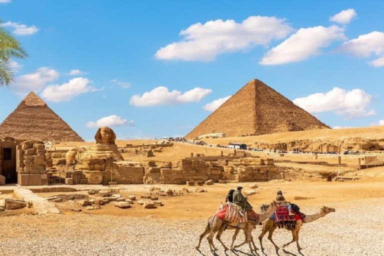 Le Caire : Pyramides de Gizeh, excursion au musée égyptien, chameau, déjeuner