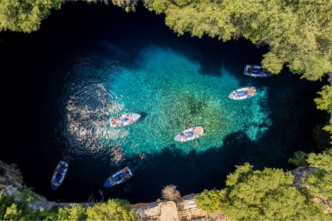 Kefalonia: Highlight Tour, Caves & Wine - All Included