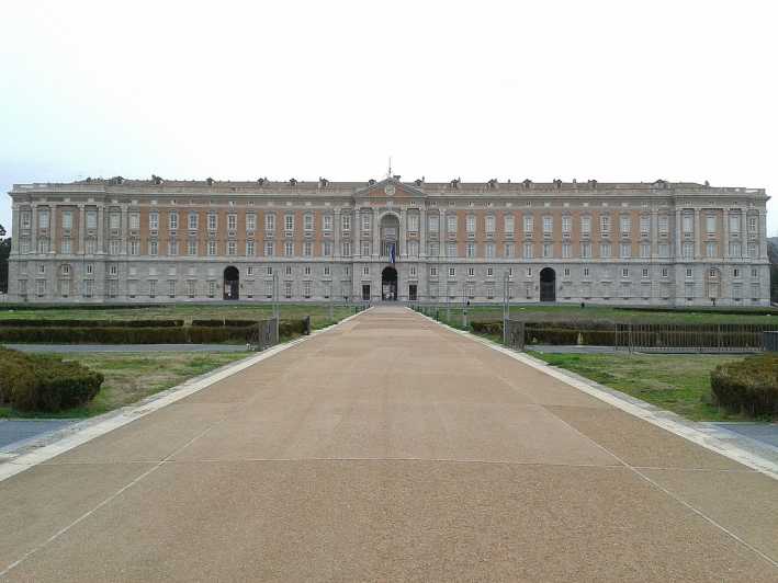 Time travel : Royal Palace of Caserta and gladiators