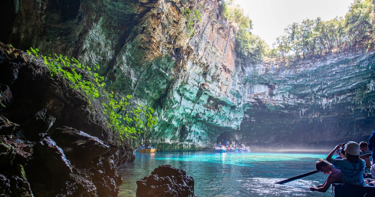 melissani lake tour