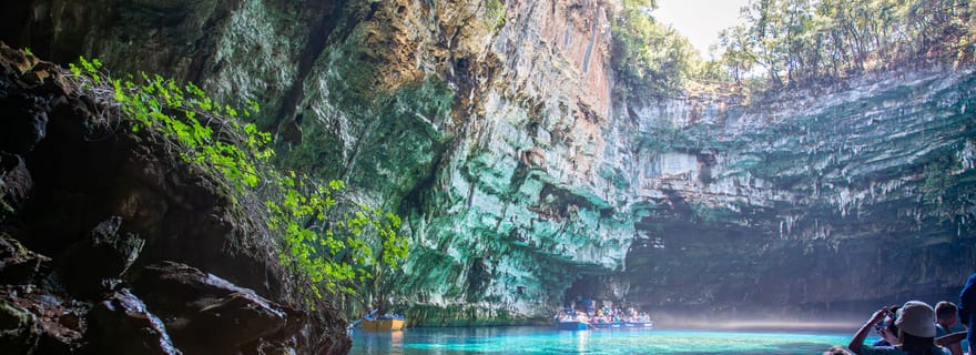 Da Argostoli: tour del lago Melissani e delle grotte di Drogarati
