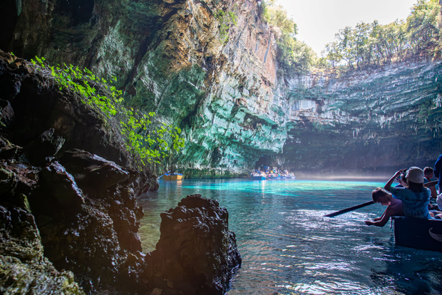 Da Argostoli: tour del lago Melissani e delle grotte di Drogarati