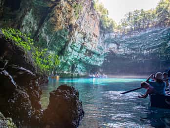 Kefalonia: Half-Day Lake Melissani and Drogarati Cave Tour