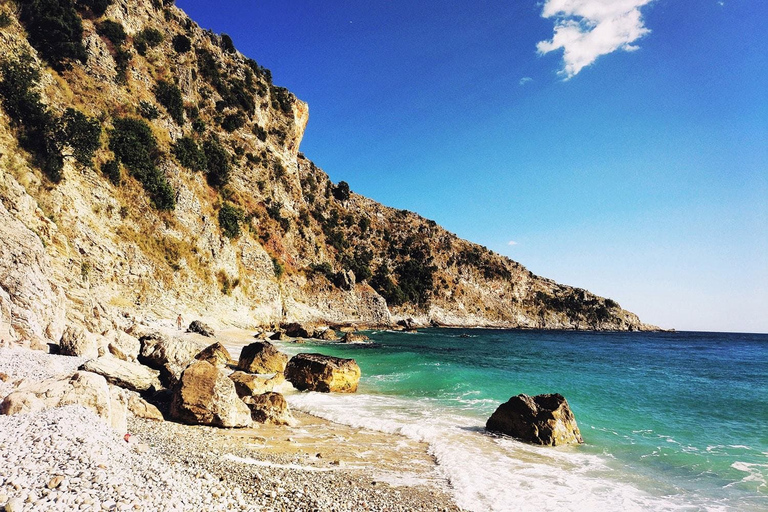 Desde Tirana y Durres: Excursión de un día a Ksamil, Saranda y el Ojo AzulExcursión de un día a la Riviera desde Tirana - Ksamil, Saranda y Ojo Azul