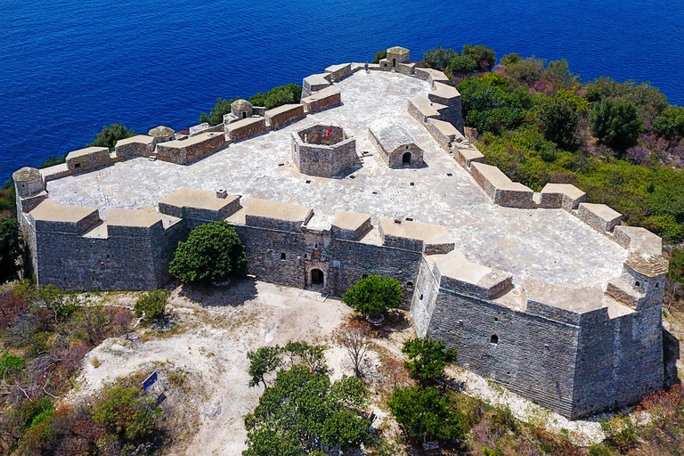 Desde Tirana y Durres: Excursión de un día a Ksamil, Saranda y el Ojo AzulExcursión de un día a la Riviera desde Tirana - Ksamil, Saranda y Ojo Azul