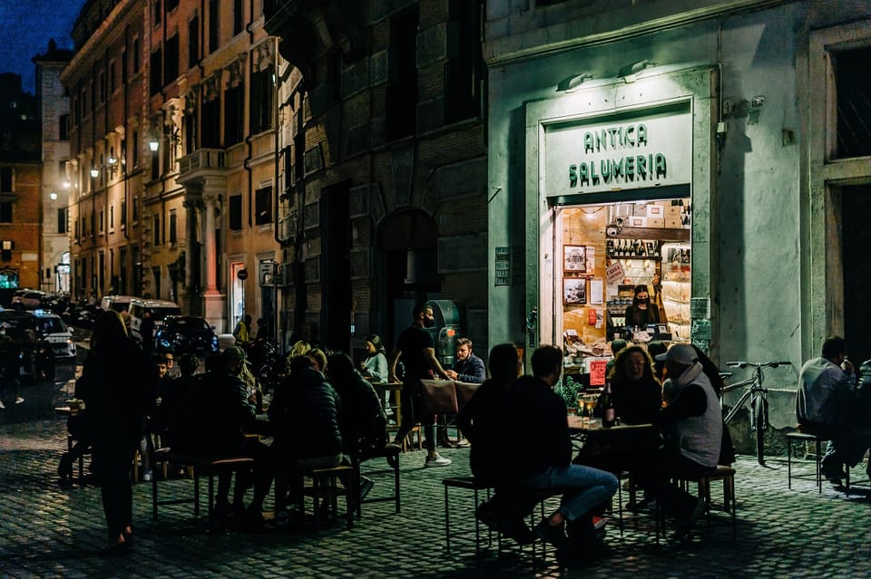 Descubre la cultura y la gastronomía del barrio de Roma | GetYourGuide