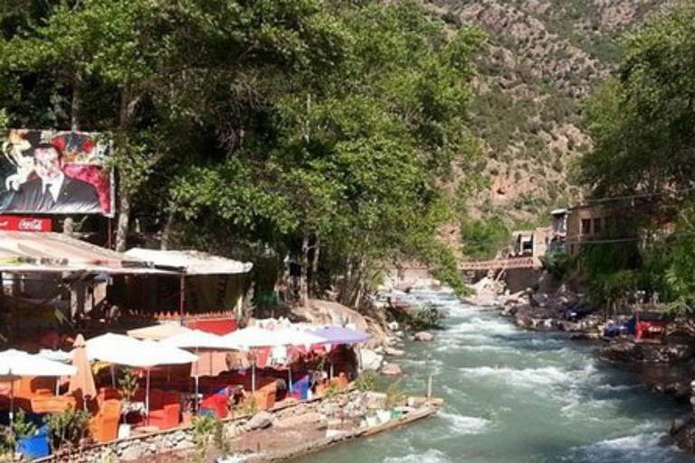 Excursion d'une journée dans la vallée de l'ourika à partir de marrakech avec un groupe