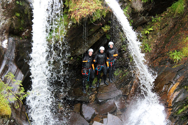 Roybridge, Lochaber: CANYONING - Laggan-SchluchtRoybridge: Laggan Canyoning Trip in Lochaber mit Instruktor