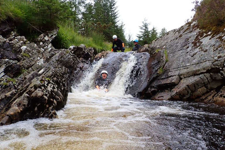 Roybridge, Lochaber: CANYONING - Laggan-SchluchtRoybridge: Laggan Canyoning Trip in Lochaber mit Instruktor