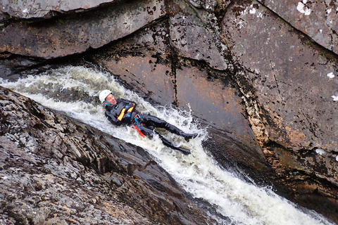 Roybridge, Lochaber: CANYONING - Laggan-SchluchtRoybridge: Laggan Canyoning Trip in Lochaber mit Instruktor