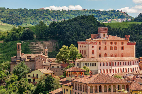 From Milan: Barolo Private Wine Tour with a Private DriverPiedmont: From Milan – Full Day Wine Tour in a Luxury Car