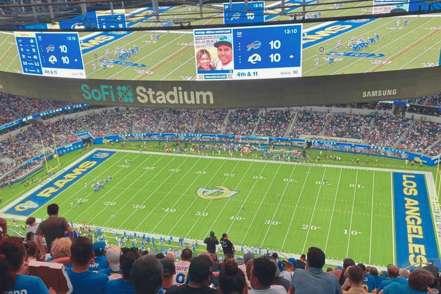 Los Angeles: LA Rams NFL Spiel Ticket im SoFi Stadion. Foto: GetYourGuide