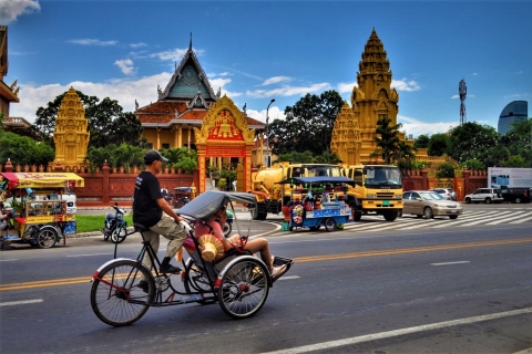 Visita a la ciudad de Phnom Penh y excursión privada de un día a la Isla de la Seda de Koh Dach