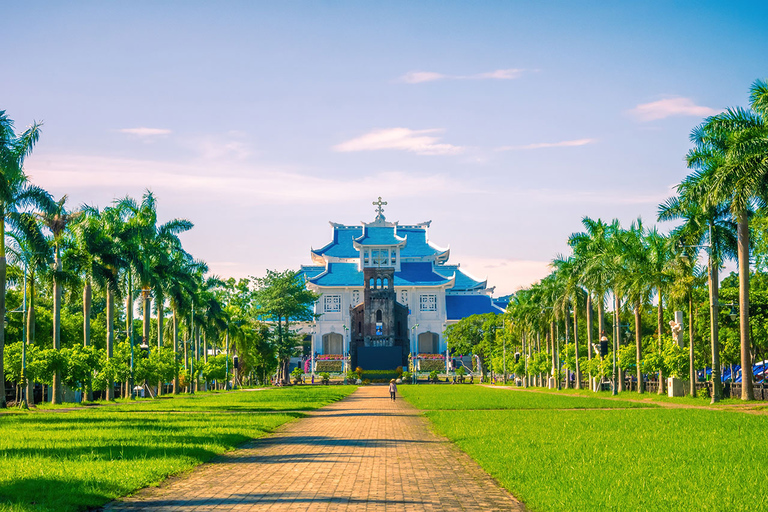 Hue to Vinh Moc Tunnels by Car: Exploring the HistoricalHue do tuneli Vinh Moc samochodem