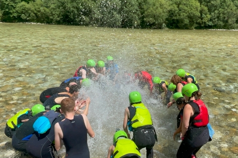 Rafting de medio día en el río soca esmeraldaTour privado