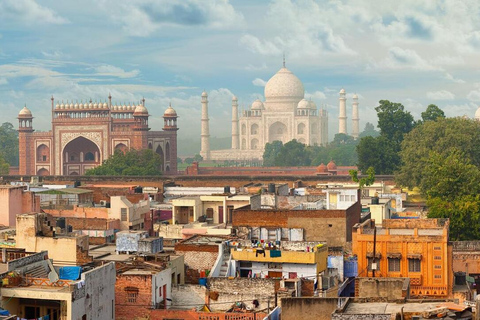 Depuis Delhi : Excursion d'une journée au Taj Mahal, au fort d'Agra et au Baby TajComprend : Chauffeur, voiture, service de guide et billets d'entrée