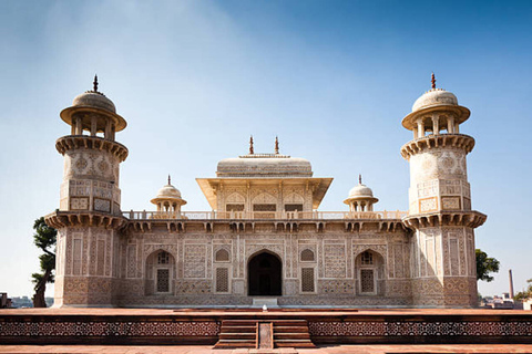 Depuis Delhi : Excursion d'une journée au Taj Mahal, au fort d'Agra et au Baby TajComprend : Chauffeur, voiture, service de guide et billets d'entrée