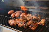 Poggibonsi, Mittag- oder Abendessen mit gegrilltem Fleisch und Weinproben - Housity