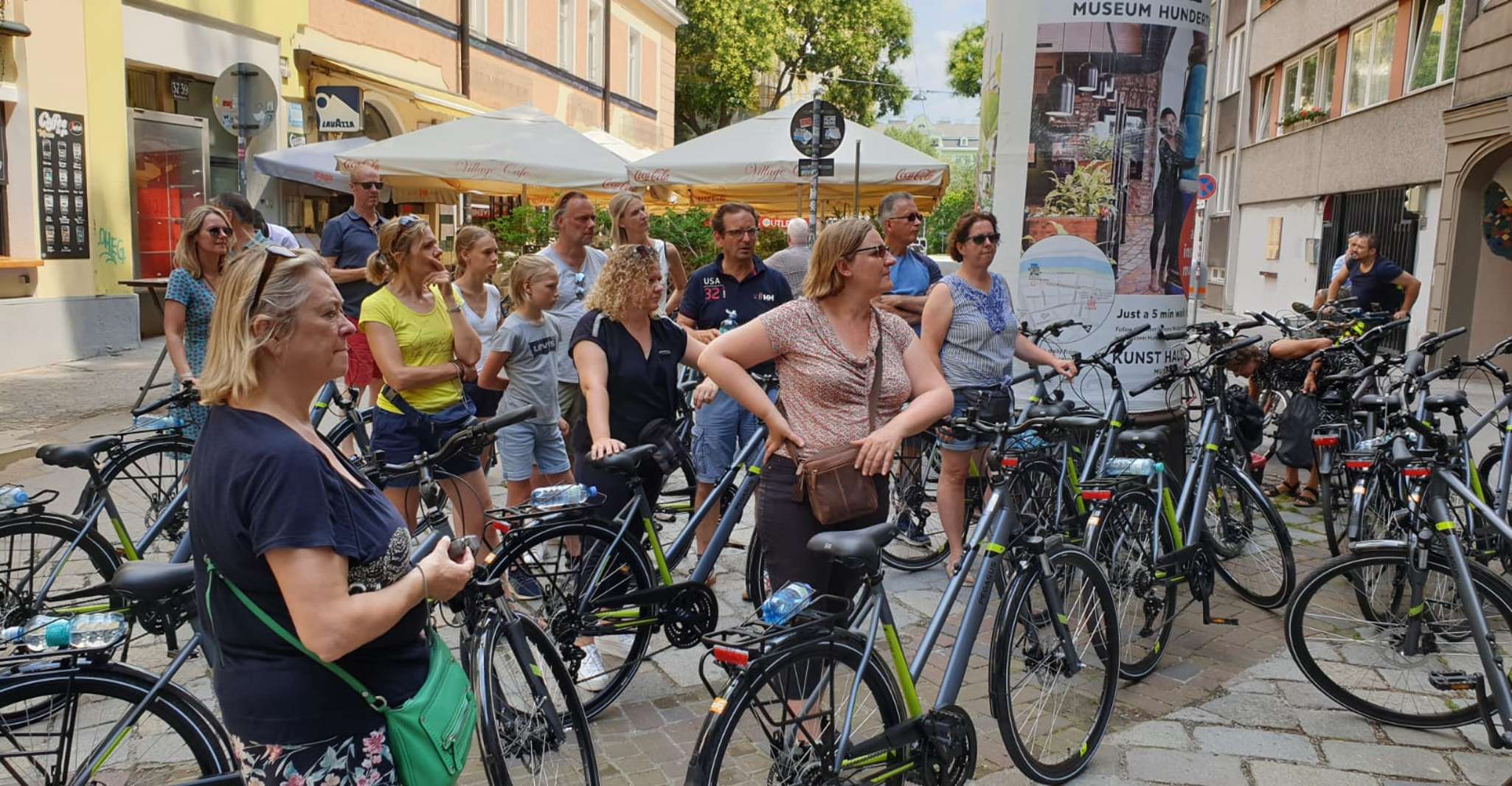Vienna: City Highlights Guided Bike Tour