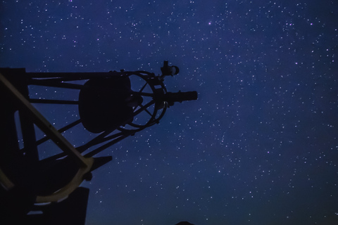 Cavalleria : Observation des étoiles à la plage avec un télescopeCavalleria : observez le cosmos avec un télescope