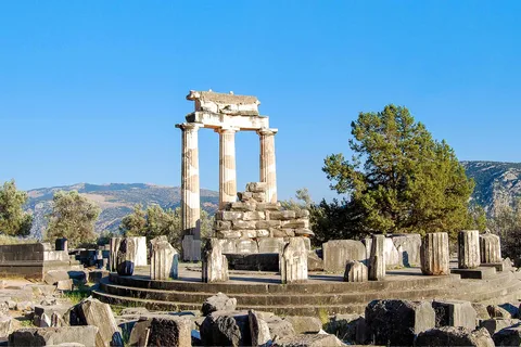 Delphi: Audiovisual self-guided tour with 3D models