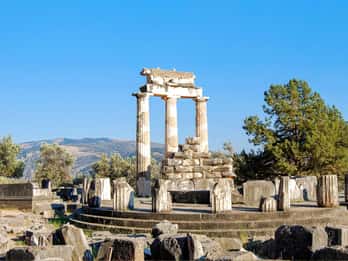 Delphi: Audiovisual self-guided tour with 3D models