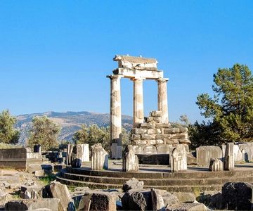 Delphi: Audiovisual self-guided tour with 3D models