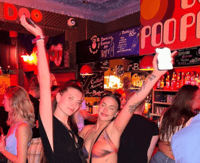 Niza, fiesta de rastreo de pub con entrada VIP y tiros gratis - Housity