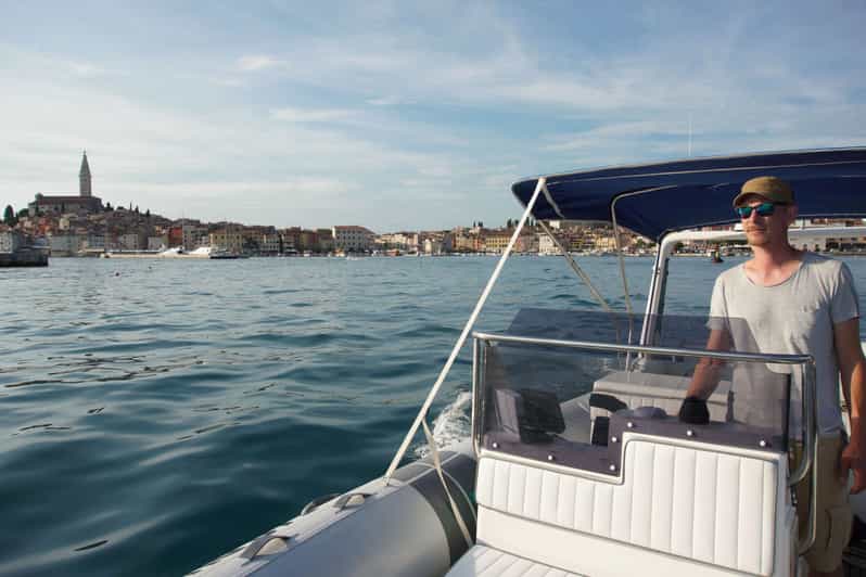 Rovigno: tour in motoscafo dell'Isola Rossa e della Grotta dei Pirati