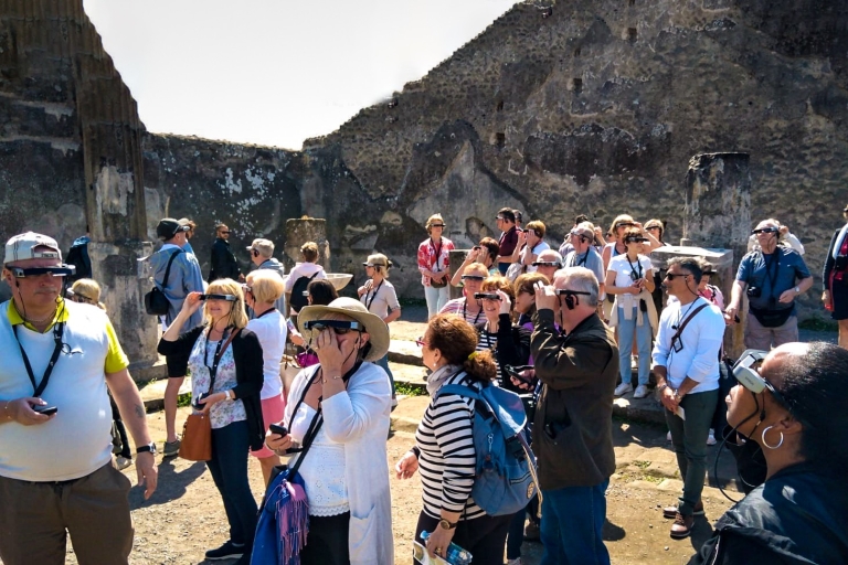 Pompeje: Wycieczka z rozszerzoną rzeczywistością i degustacją pompejańskąPompeje: Wycieczka w rzeczywistości rozszerzonej i lunch w starożytnych Pompejach